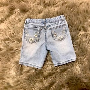 Kids Girl denim shorts size 5
